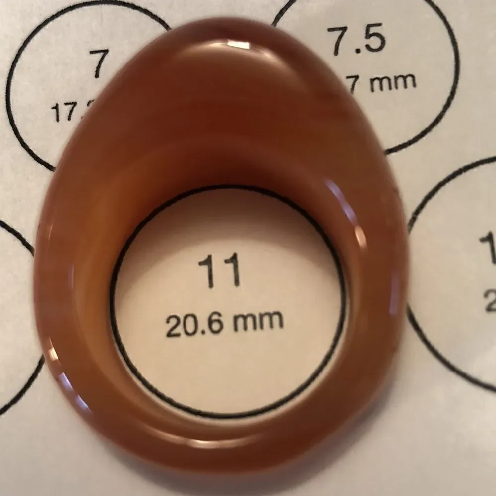 CARNELIAN RING UNISEX Size 11-11 1/2 LIKE NEW GORGEOUS GEMSTONE RING  Preworn
